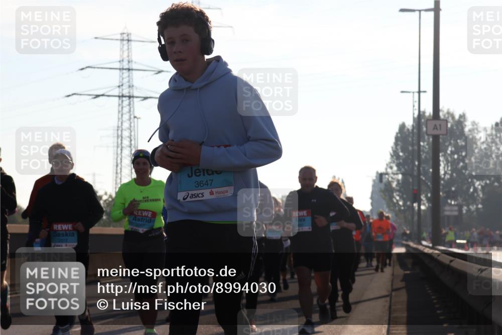 03.10.2025 - Köhlbrandbrückenlauf Luisa Fischer http://msf.ph/oto/8994030 03.10.2025 10:21:21 Position 3 2072, 2907, 3647, 1 meine-sportfotos.de