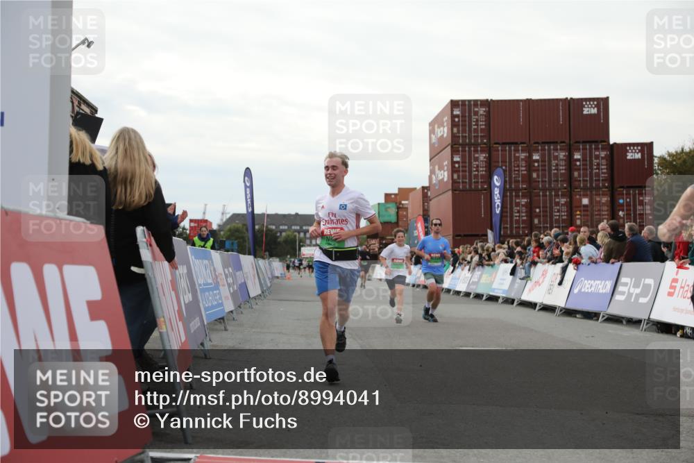 03.10.2025 - Köhlbrandbrückenlauf Yannick Fuchs http://msf.ph/oto/8994041 03.10.2025 16:04:25 Ziel 7245, 7308, 7338, 8818, 8825, 9213 meine-sportfotos.de