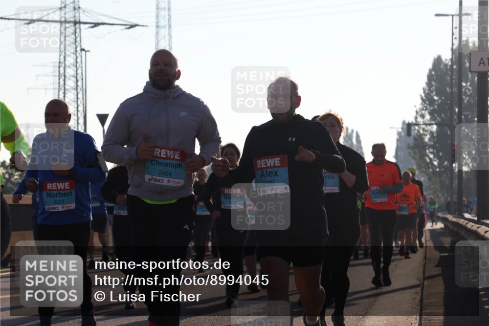 03.10.2025 - Köhlbrandbrückenlauf Luisa Fischer http://msf.ph/oto/8994045 03.10.2025 10:21:22 Position 3 3231, 2424, 1940, 2460, 1 meine-sportfotos.de