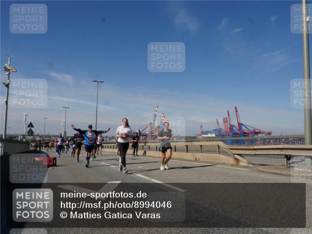 03.10.2025 - Köhlbrandbrückenlauf Matties Gatica Varas http://msf.ph/oto/8994046 03.10.2025 12:47:33 Position 2  meine-sportfotos.de