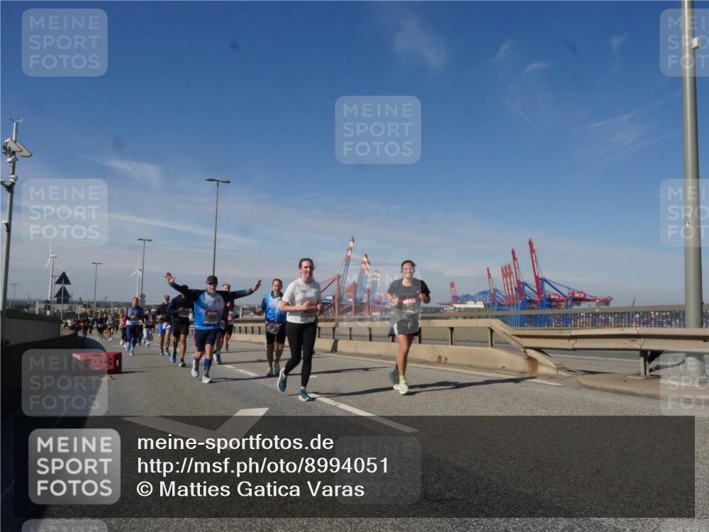 03.10.2025 - Köhlbrandbrückenlauf Matties Gatica Varas http://msf.ph/oto/8994051 03.10.2025 12:47:33 Position 2  meine-sportfotos.de