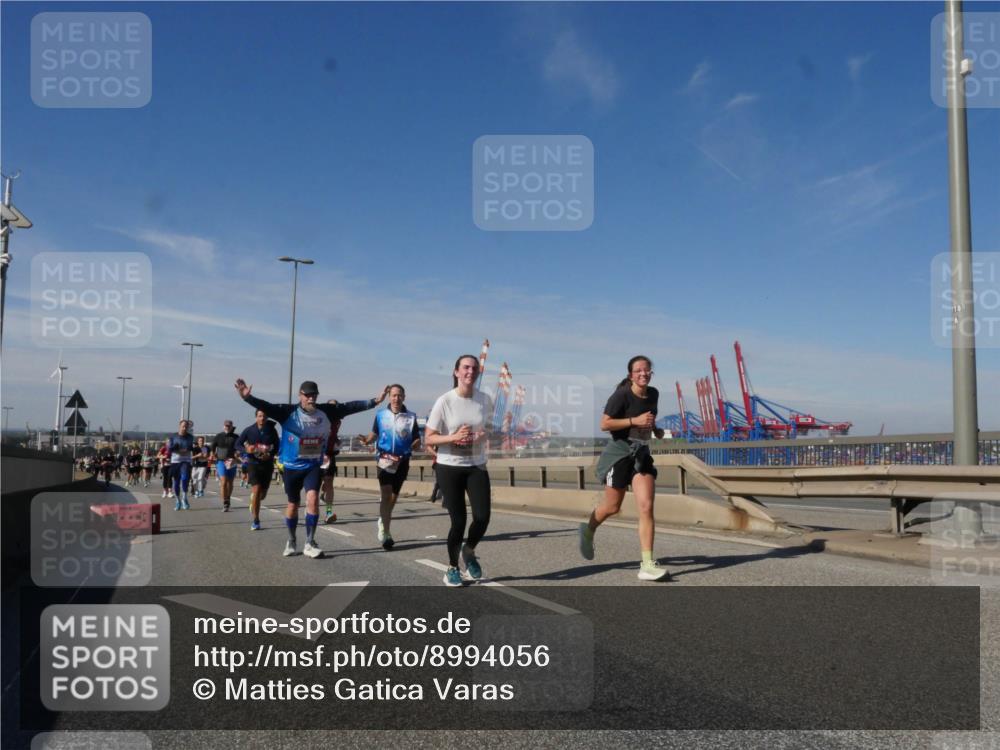 03.10.2025 - Köhlbrandbrückenlauf Matties Gatica Varas http://msf.ph/oto/8994056 03.10.2025 12:47:34 Position 2 118 meine-sportfotos.de