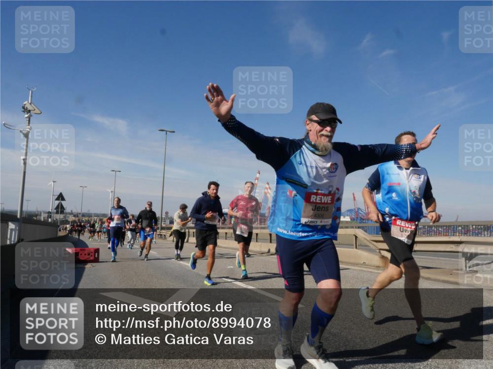 03.10.2025 - Köhlbrandbrückenlauf Matties Gatica Varas http://msf.ph/oto/8994078 03.10.2025 12:47:36 Position 2 4306 meine-sportfotos.de