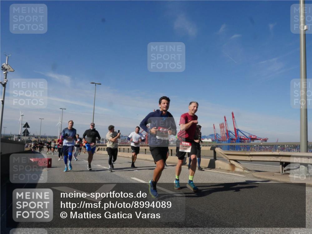 03.10.2025 - Köhlbrandbrückenlauf Matties Gatica Varas http://msf.ph/oto/8994089 03.10.2025 12:47:37 Position 2  meine-sportfotos.de