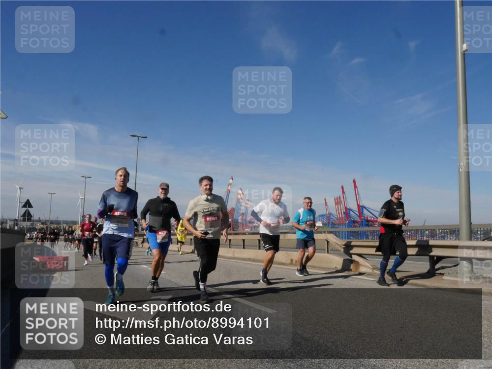 03.10.2025 - Köhlbrandbrückenlauf Matties Gatica Varas http://msf.ph/oto/8994101 03.10.2025 12:47:38 Position 2 118 meine-sportfotos.de