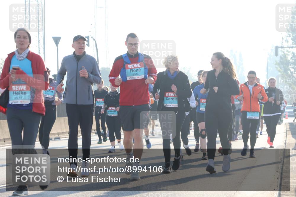 03.10.2025 - Köhlbrandbrückenlauf Luisa Fischer http://msf.ph/oto/8994106 03.10.2025 10:23:18 Position 3 2414, 2393, 2374, 2557, 2211 meine-sportfotos.de