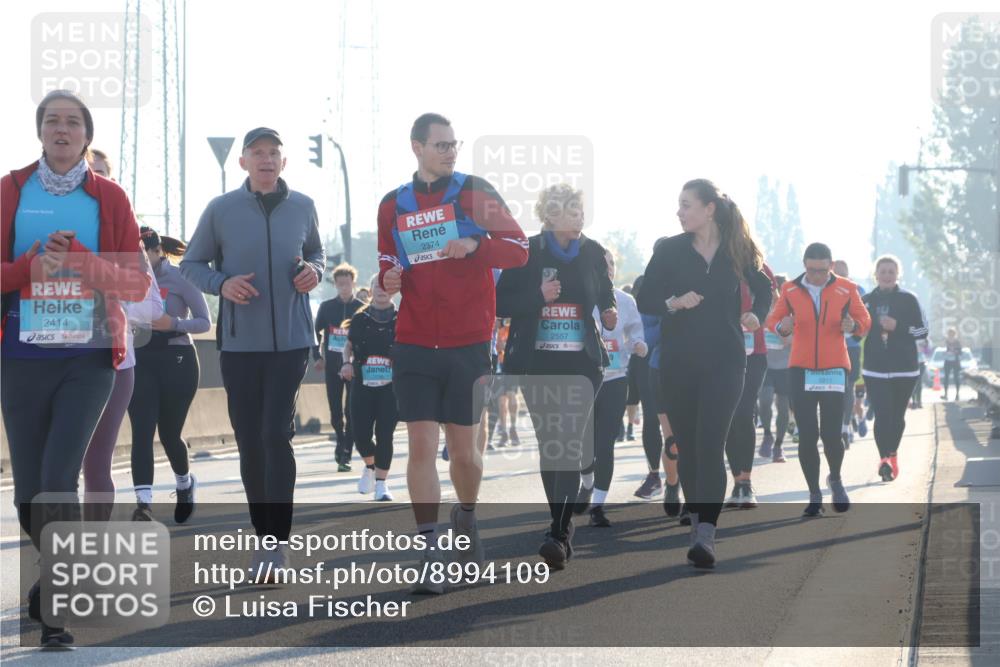 03.10.2025 - Köhlbrandbrückenlauf Luisa Fischer http://msf.ph/oto/8994109 03.10.2025 10:23:18 Position 3 2414, 7, 2374, 2557 meine-sportfotos.de