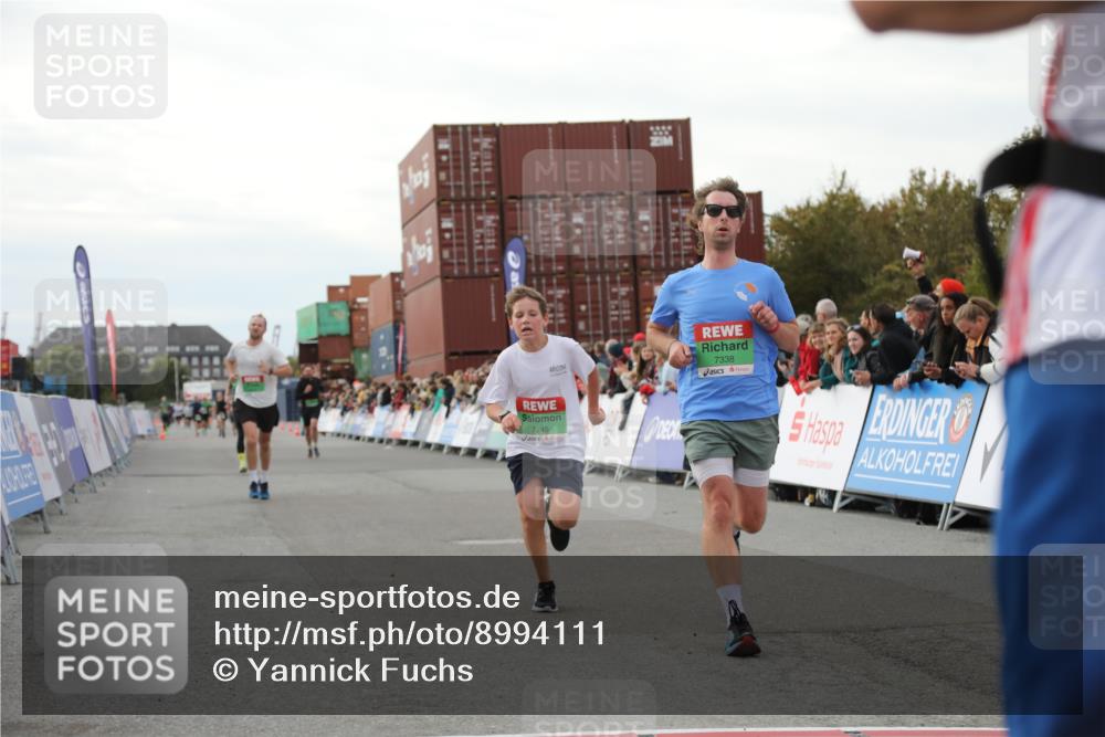 03.10.2025 - Köhlbrandbrückenlauf Yannick Fuchs http://msf.ph/oto/8994111 03.10.2025 16:04:27 Ziel 7245, 7308, 7338, 7455, 8818, 8825, 9213 meine-sportfotos.de