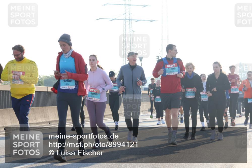 03.10.2025 - Köhlbrandbrückenlauf Luisa Fischer http://msf.ph/oto/8994121 03.10.2025 10:23:19 Position 3 2414, 2551, 2374, 2557 meine-sportfotos.de