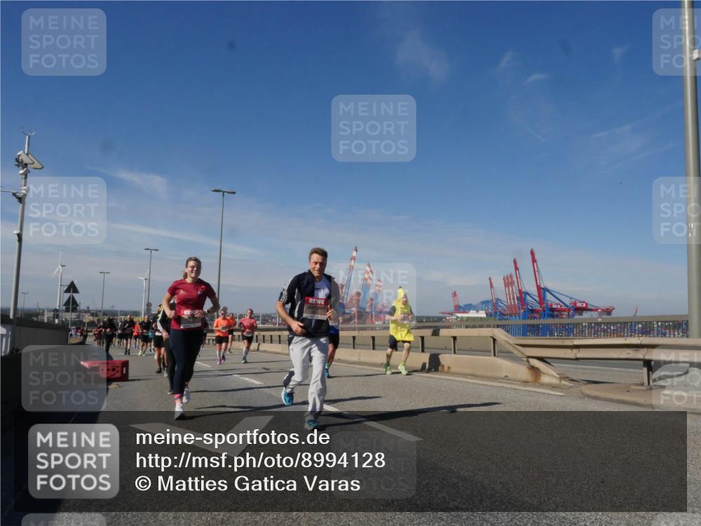 03.10.2025 - Köhlbrandbrückenlauf Matties Gatica Varas http://msf.ph/oto/8994128 03.10.2025 12:47:41 Position 2  meine-sportfotos.de
