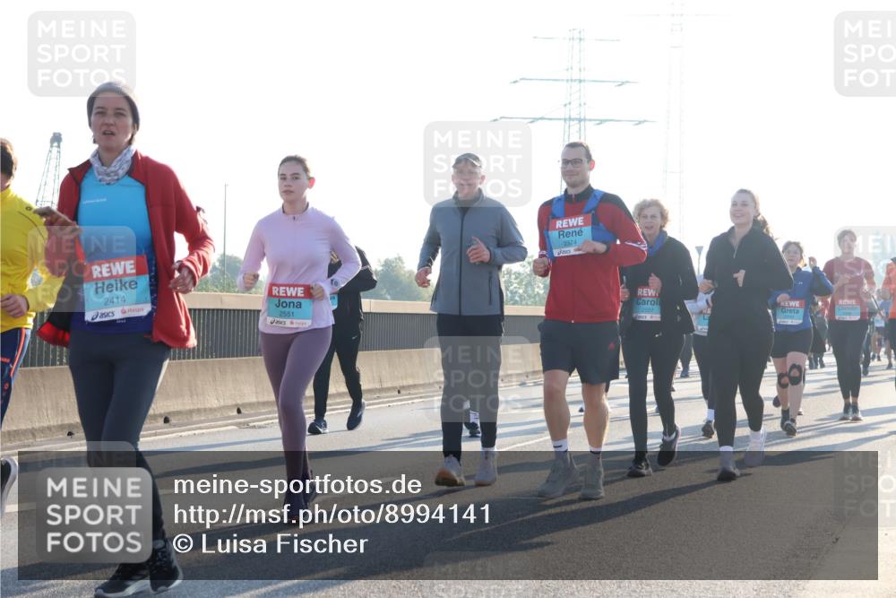 03.10.2025 - Köhlbrandbrückenlauf Luisa Fischer http://msf.ph/oto/8994141 03.10.2025 10:23:21 Position 3 2414, 2551, 2374, 2557 meine-sportfotos.de