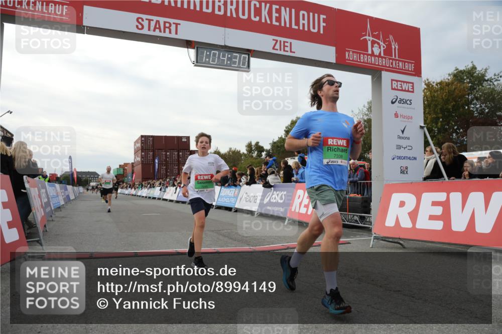03.10.2025 - Köhlbrandbrückenlauf Yannick Fuchs http://msf.ph/oto/8994149 03.10.2025 16:04:29 Ziel 7245, 7338, 7455, 8818, 8825, 8937 meine-sportfotos.de