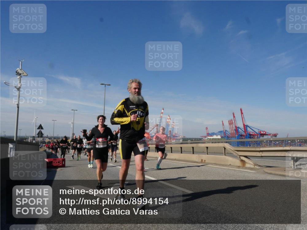 03.10.2025 - Köhlbrandbrückenlauf Matties Gatica Varas http://msf.ph/oto/8994154 03.10.2025 12:47:45 Position 2  meine-sportfotos.de