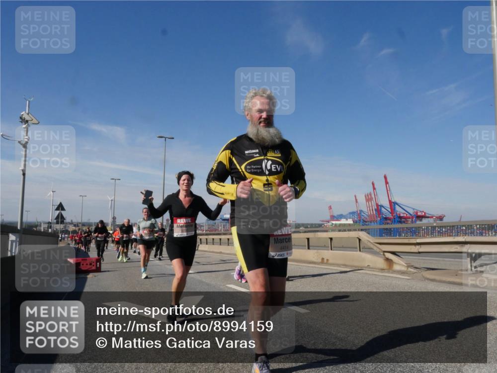 03.10.2025 - Köhlbrandbrückenlauf Matties Gatica Varas http://msf.ph/oto/8994159 03.10.2025 12:47:45 Position 2 4414 meine-sportfotos.de