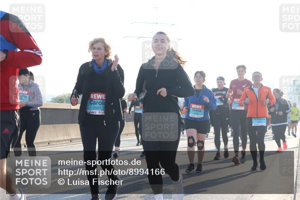 03.10.2025 - Köhlbrandbrückenlauf Luisa Fischer http://msf.ph/oto/8994166 03.10.2025 10:23:23 Position 3 2393, 2557, 2249, 2211 meine-sportfotos.de