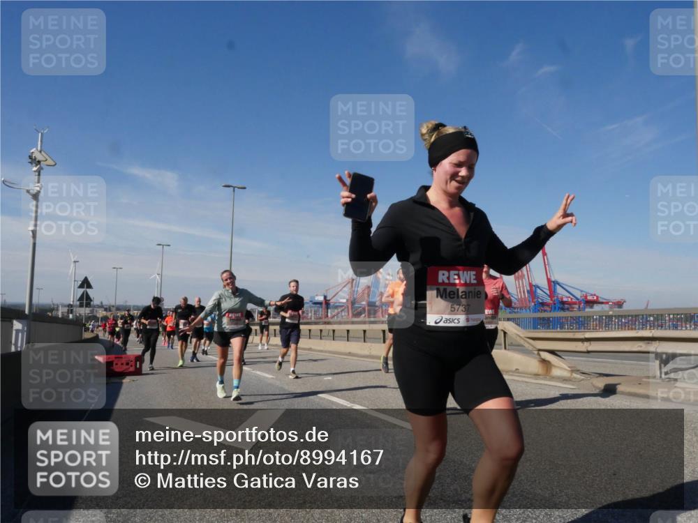 03.10.2025 - Köhlbrandbrückenlauf Matties Gatica Varas http://msf.ph/oto/8994167 03.10.2025 12:47:46 Position 2 5737 meine-sportfotos.de