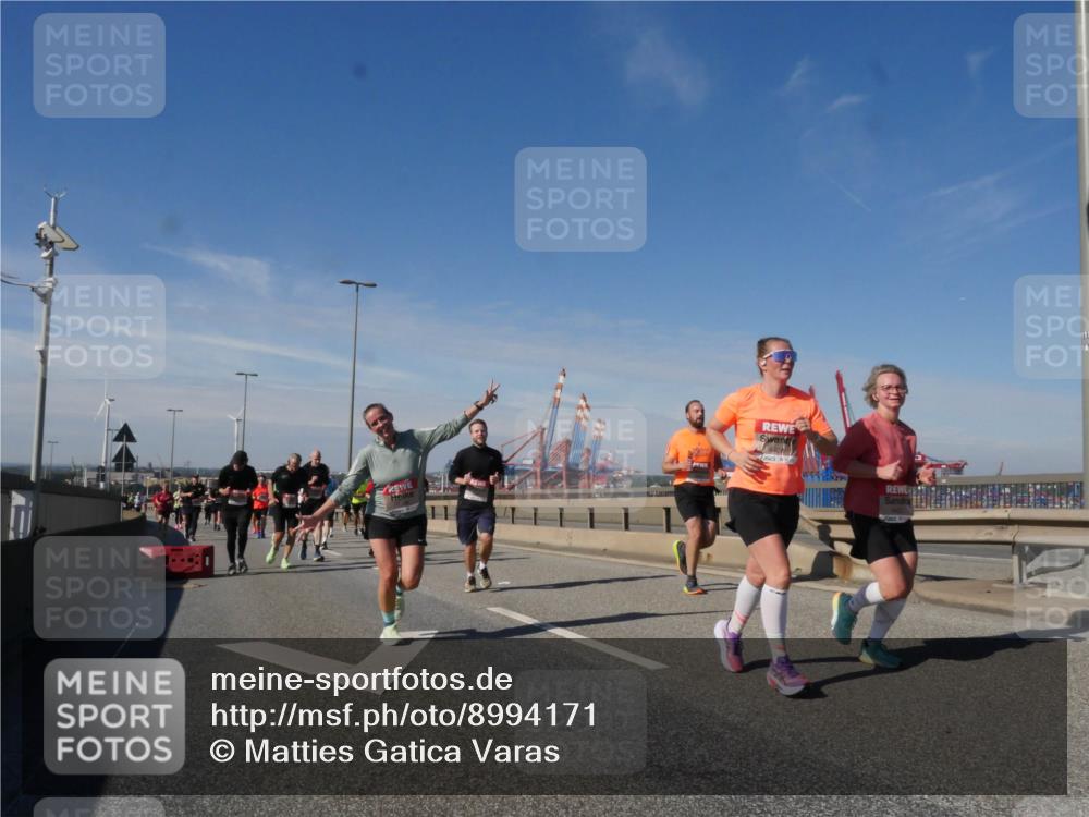 03.10.2025 - Köhlbrandbrückenlauf Matties Gatica Varas http://msf.ph/oto/8994171 03.10.2025 12:47:47 Position 2  meine-sportfotos.de