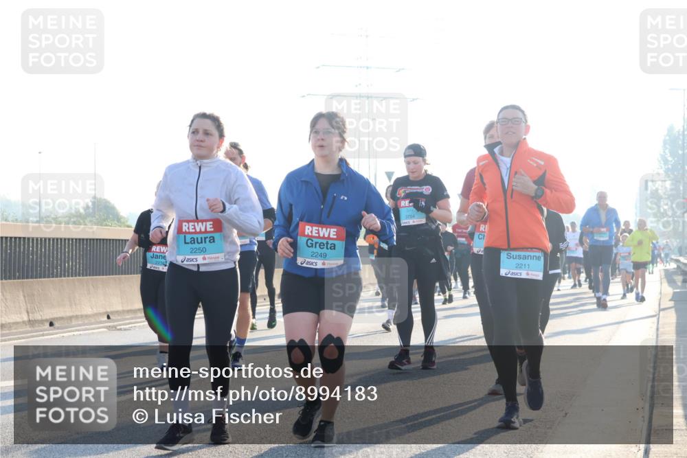 03.10.2025 - Köhlbrandbrückenlauf Luisa Fischer http://msf.ph/oto/8994183 03.10.2025 10:23:25 Position 3 2250, 2238, 2249, 3754, 2211 meine-sportfotos.de
