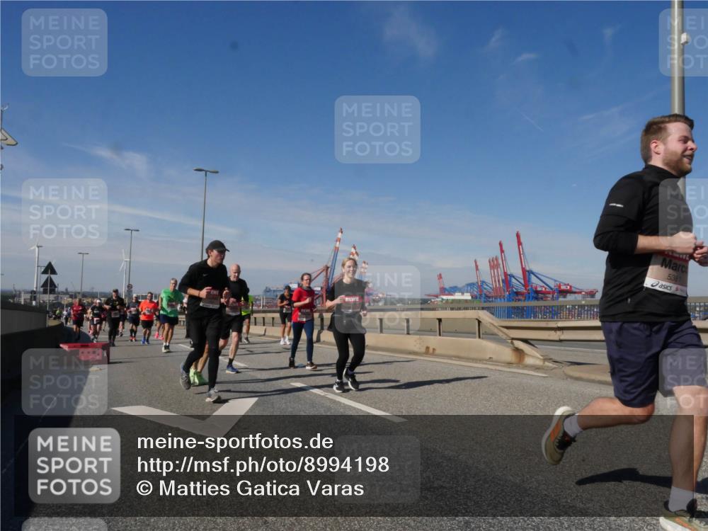 03.10.2025 - Köhlbrandbrückenlauf Matties Gatica Varas http://msf.ph/oto/8994198 03.10.2025 12:47:49 Position 2 2111, 5381 meine-sportfotos.de
