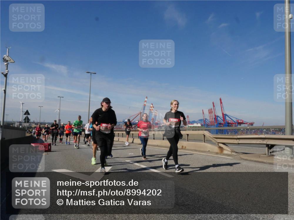 03.10.2025 - Köhlbrandbrückenlauf Matties Gatica Varas http://msf.ph/oto/8994202 03.10.2025 12:47:50 Position 2  meine-sportfotos.de