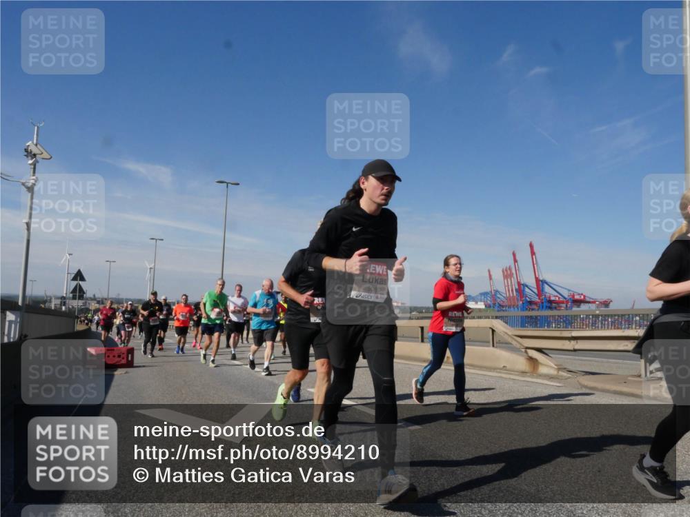 03.10.2025 - Köhlbrandbrückenlauf Matties Gatica Varas http://msf.ph/oto/8994210 03.10.2025 12:47:51 Position 2 5087 meine-sportfotos.de