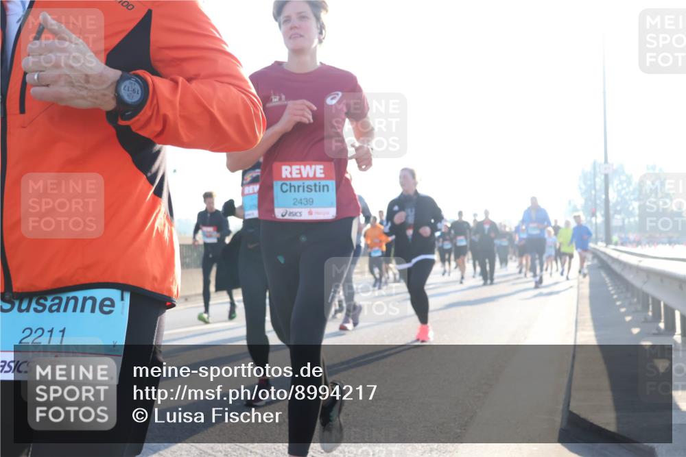 03.10.2025 - Köhlbrandbrückenlauf Luisa Fischer http://msf.ph/oto/8994217 03.10.2025 10:23:28 Position 3 00, 6, 2211, 2439 meine-sportfotos.de