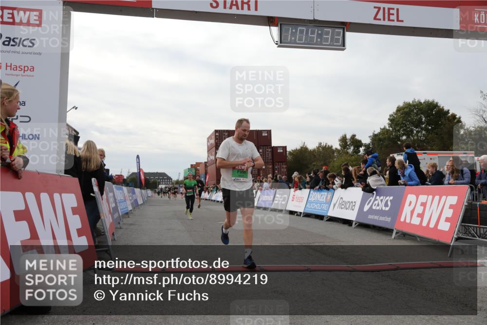 03.10.2025 - Köhlbrandbrückenlauf Yannick Fuchs http://msf.ph/oto/8994219 03.10.2025 16:04:31 Ziel 7245, 7338, 7455, 8825, 8937 meine-sportfotos.de