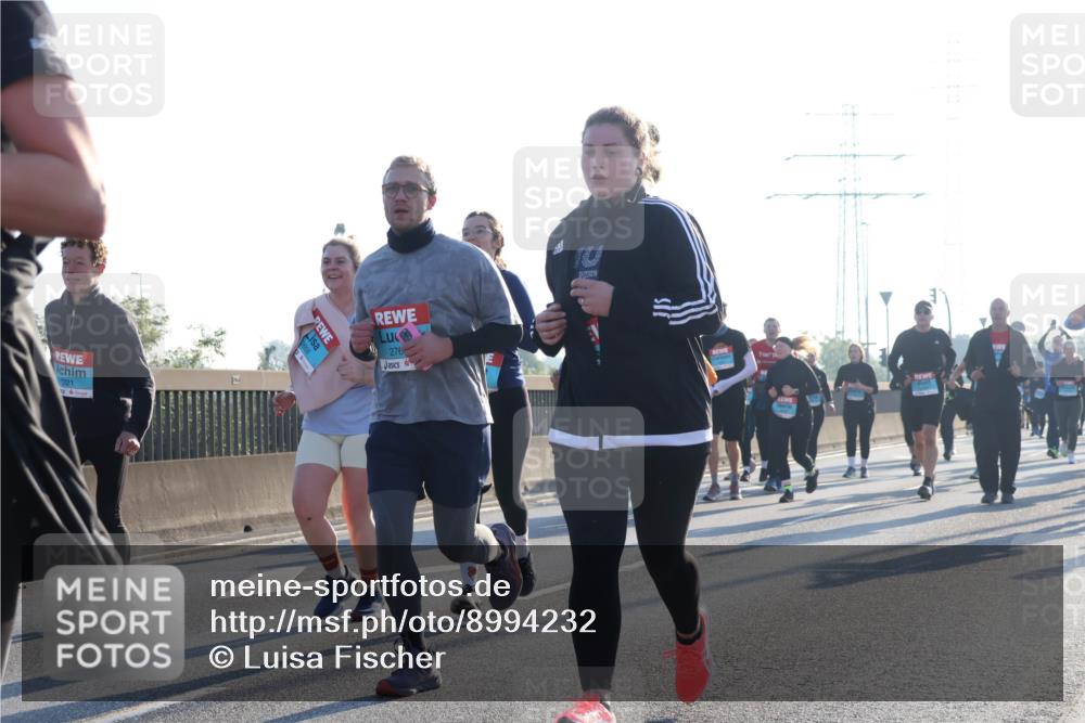 03.10.2025 - Köhlbrandbrückenlauf Luisa Fischer http://msf.ph/oto/8994232 03.10.2025 10:23:29 Position 3 221, 276 meine-sportfotos.de