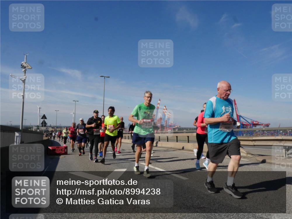 03.10.2025 - Köhlbrandbrückenlauf Matties Gatica Varas http://msf.ph/oto/8994238 03.10.2025 12:47:53 Position 2  meine-sportfotos.de