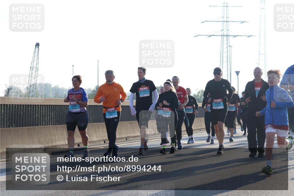 03.10.2025 - Köhlbrandbrückenlauf Luisa Fischer http://msf.ph/oto/8994244 03.10.2025 10:23:30 Position 3 3651 meine-sportfotos.de
