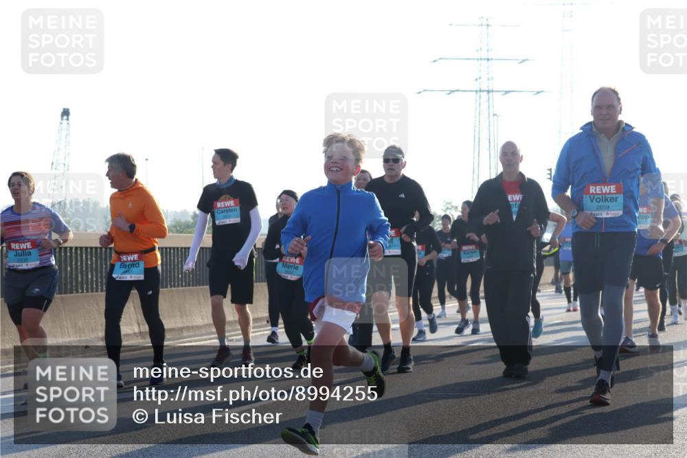 03.10.2025 - Köhlbrandbrückenlauf Luisa Fischer http://msf.ph/oto/8994255 03.10.2025 10:23:31 Position 3 2659 meine-sportfotos.de