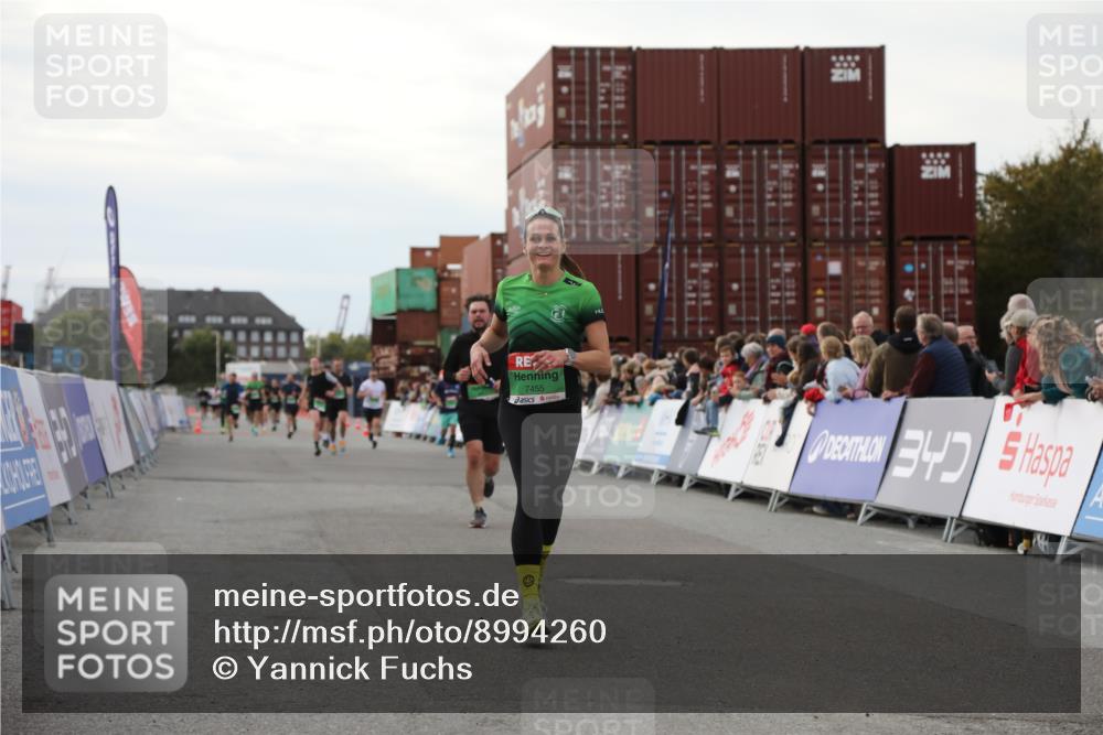 03.10.2025 - Köhlbrandbrückenlauf Yannick Fuchs http://msf.ph/oto/8994260 03.10.2025 16:04:33 Ziel 7248, 7455, 8825, 8937 meine-sportfotos.de