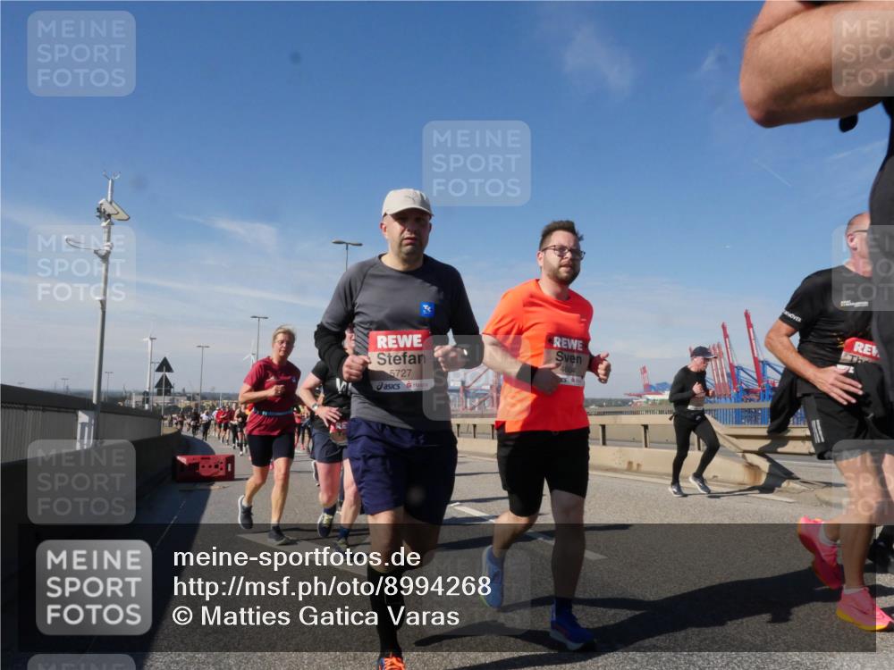 03.10.2025 - Köhlbrandbrückenlauf Matties Gatica Varas http://msf.ph/oto/8994268 03.10.2025 12:47:57 Position 2 5727, 4604 meine-sportfotos.de