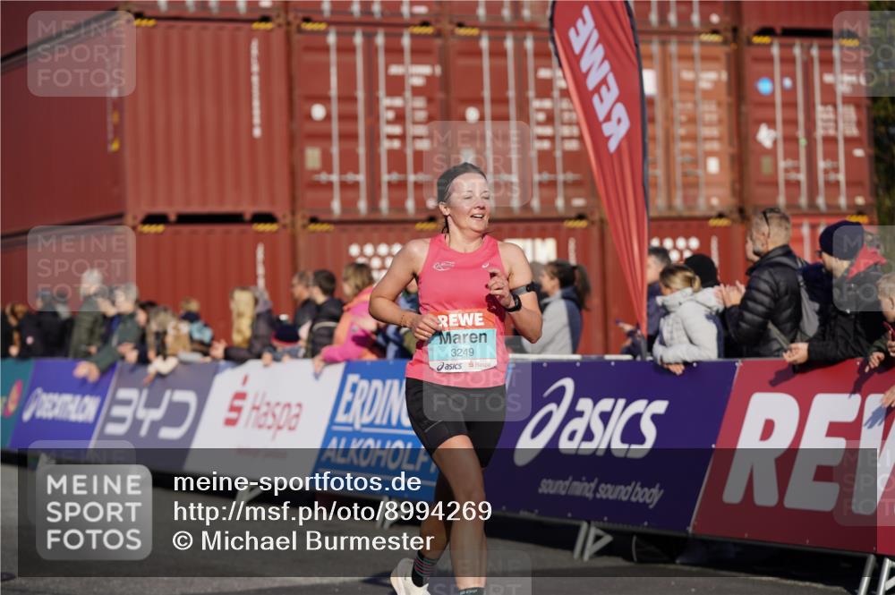 03.10.2025 - Köhlbrandbrückenlauf Michael Burmester http://msf.ph/oto/8994269 03.10.2025 09:56:03 Ziel 1095, 1230, 3223, 3249, 3332, 3834 meine-sportfotos.de