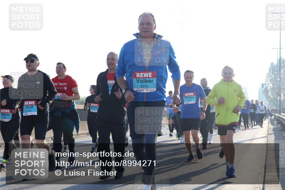 03.10.2025 - Köhlbrandbrückenlauf Luisa Fischer http://msf.ph/oto/8994271 03.10.2025 10:23:33 Position 3 2674, 3552, 1965, 2659 meine-sportfotos.de