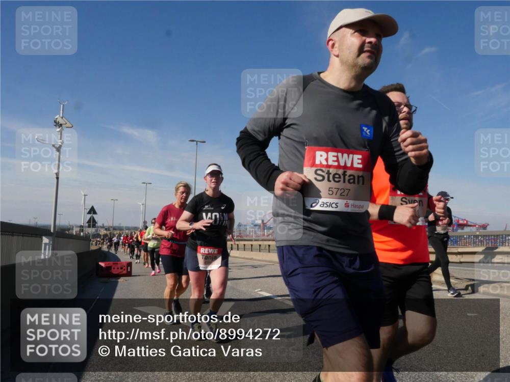 03.10.2025 - Köhlbrandbrückenlauf Matties Gatica Varas http://msf.ph/oto/8994272 03.10.2025 12:47:57 Position 2 5727 meine-sportfotos.de