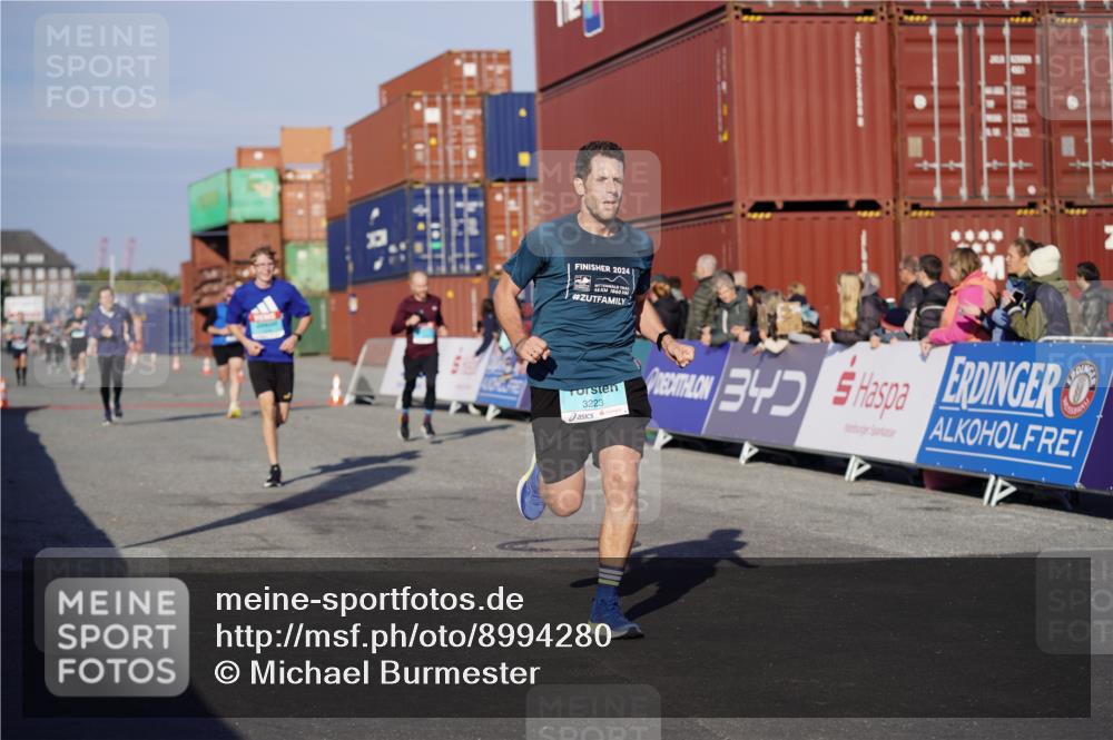 03.10.2025 - Köhlbrandbrückenlauf Michael Burmester http://msf.ph/oto/8994280 03.10.2025 09:56:04 Ziel 1095, 1230, 3223, 3249, 3332, 3337, 3834 meine-sportfotos.de