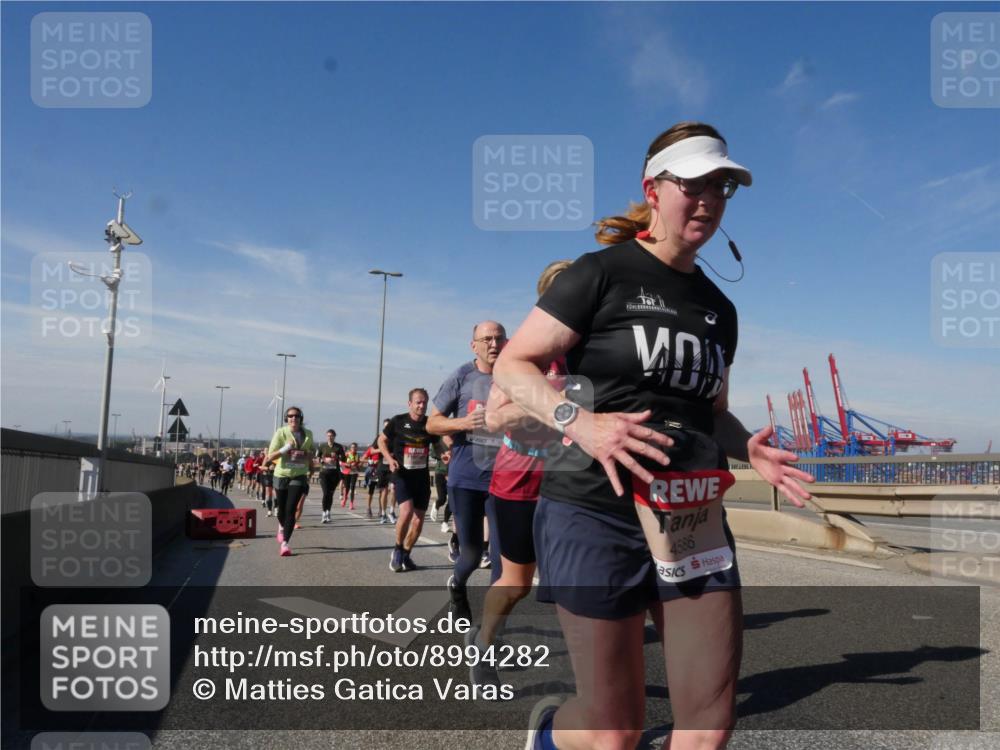 03.10.2025 - Köhlbrandbrückenlauf Matties Gatica Varas http://msf.ph/oto/8994282 03.10.2025 12:47:58 Position 2 4586 meine-sportfotos.de