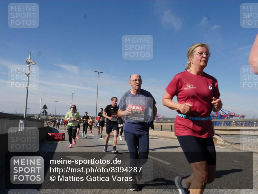 03.10.2025 - Köhlbrandbrückenlauf Matties Gatica Varas http://msf.ph/oto/8994287 03.10.2025 12:47:59 Position 2 4833 meine-sportfotos.de