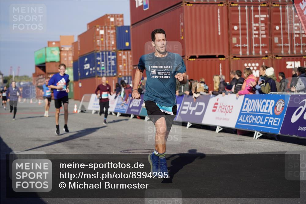 03.10.2025 - Köhlbrandbrückenlauf Michael Burmester http://msf.ph/oto/8994295 03.10.2025 09:56:05 Ziel 1095, 1230, 3223, 3249, 3337, 3593, 3834 meine-sportfotos.de