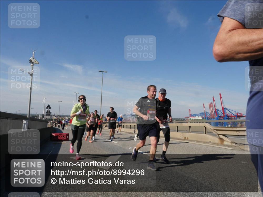 03.10.2025 - Köhlbrandbrückenlauf Matties Gatica Varas http://msf.ph/oto/8994296 03.10.2025 12:48:00 Position 2  meine-sportfotos.de