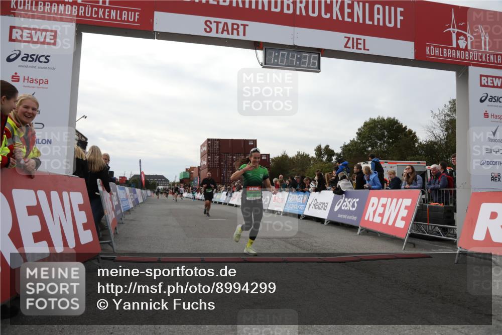 03.10.2025 - Köhlbrandbrückenlauf Yannick Fuchs http://msf.ph/oto/8994299 03.10.2025 16:04:34 Ziel 7248, 7455, 8825, 8937 meine-sportfotos.de