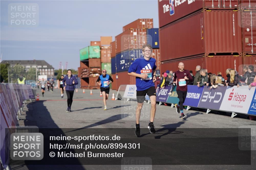 03.10.2025 - Köhlbrandbrückenlauf Michael Burmester http://msf.ph/oto/8994301 03.10.2025 09:56:06 Ziel 1095, 1230, 3223, 3249, 3337, 3593, 3834 meine-sportfotos.de