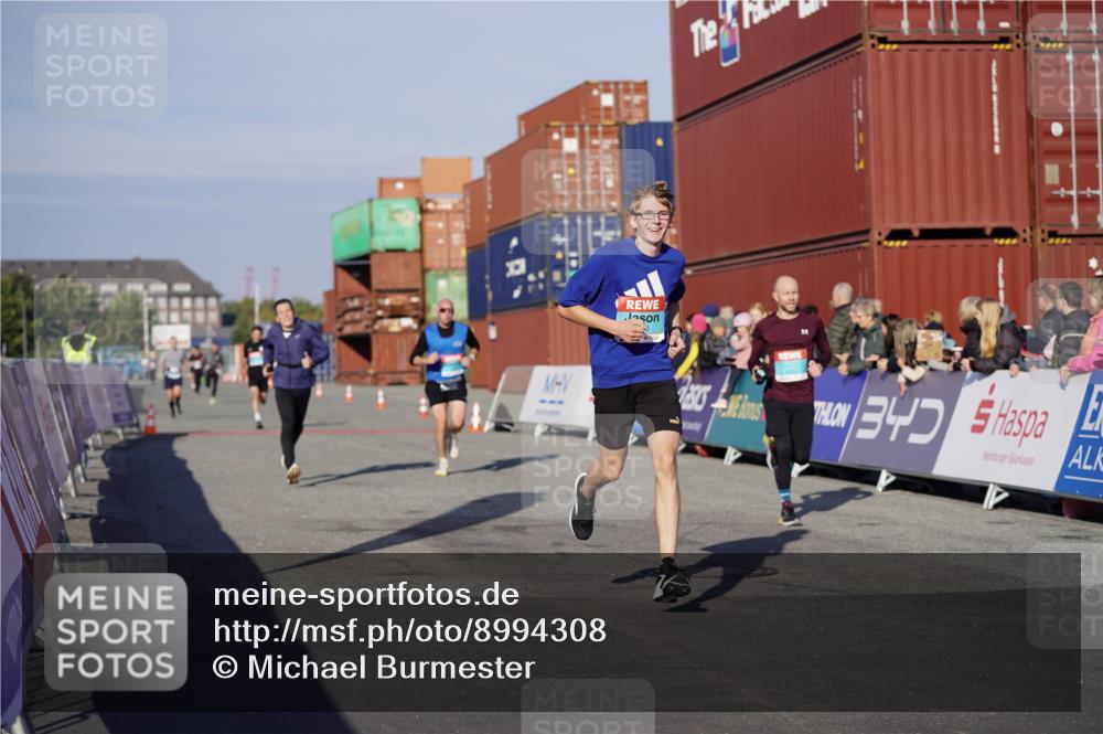 03.10.2025 - Köhlbrandbrückenlauf Michael Burmester http://msf.ph/oto/8994308 03.10.2025 09:56:06 Ziel 1095, 1230, 3223, 3249, 3337, 3593, 3834 meine-sportfotos.de