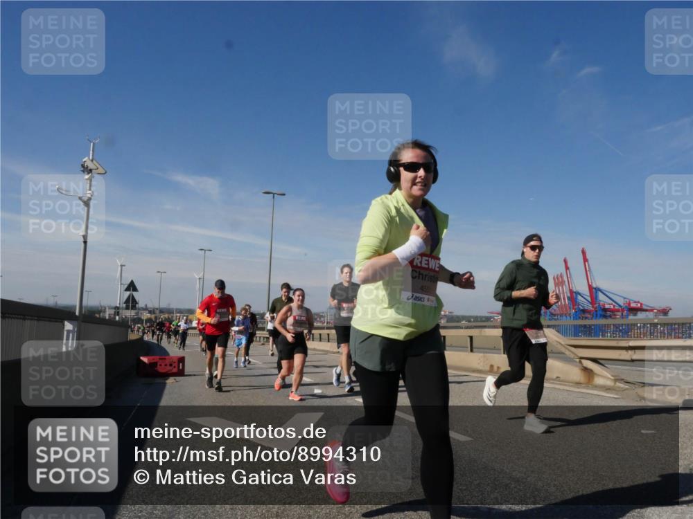 03.10.2025 - Köhlbrandbrückenlauf Matties Gatica Varas http://msf.ph/oto/8994310 03.10.2025 12:48:01 Position 2 4551 meine-sportfotos.de