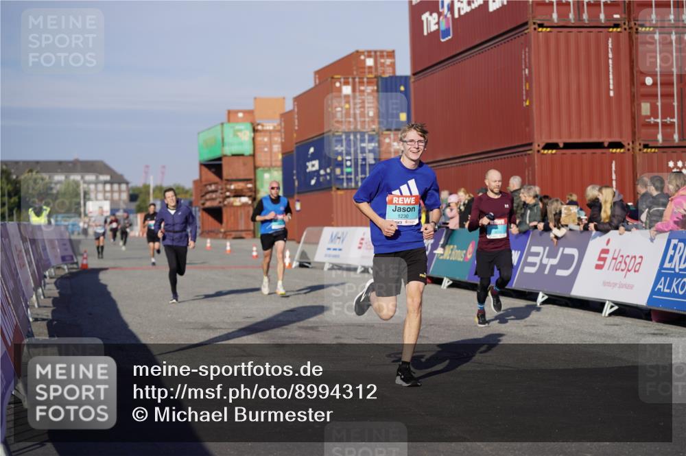 03.10.2025 - Köhlbrandbrückenlauf Michael Burmester http://msf.ph/oto/8994312 03.10.2025 09:56:06 Ziel 1095, 1230, 3223, 3249, 3337, 3593, 3834 meine-sportfotos.de