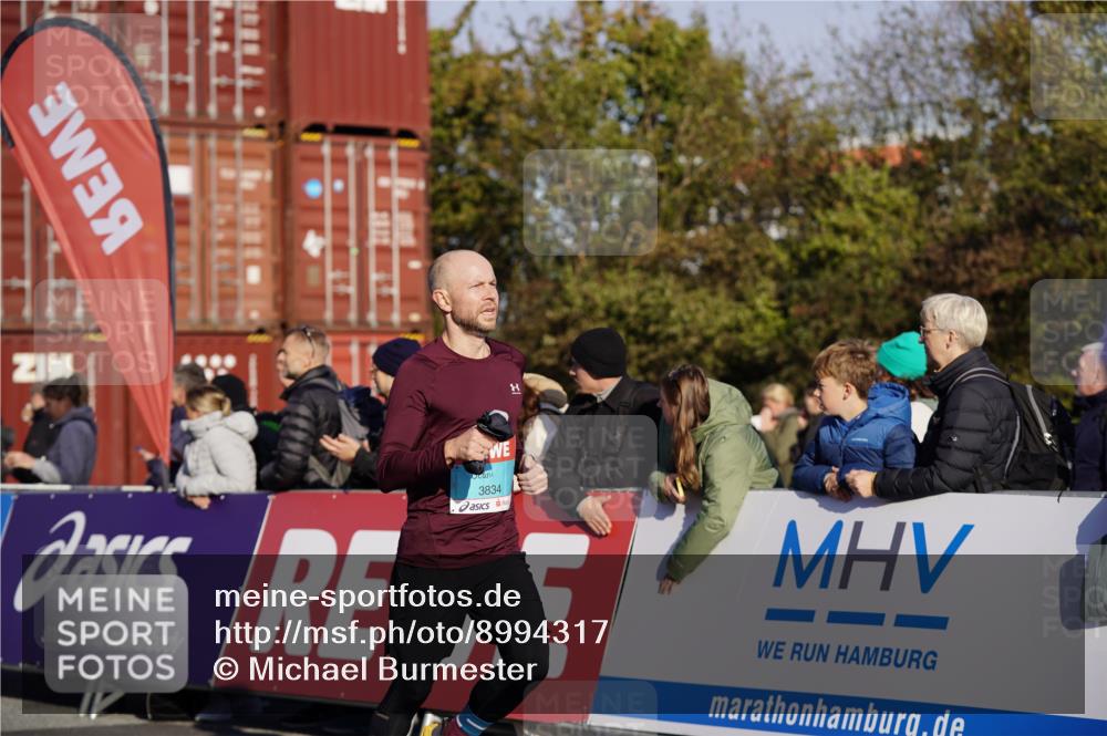 03.10.2025 - Köhlbrandbrückenlauf Michael Burmester http://msf.ph/oto/8994317 03.10.2025 09:56:08 Ziel 1230, 3183, 3223, 3249, 3337, 3593, 3834 meine-sportfotos.de