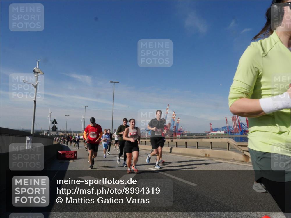 03.10.2025 - Köhlbrandbrückenlauf Matties Gatica Varas http://msf.ph/oto/8994319 03.10.2025 12:48:02 Position 2  meine-sportfotos.de