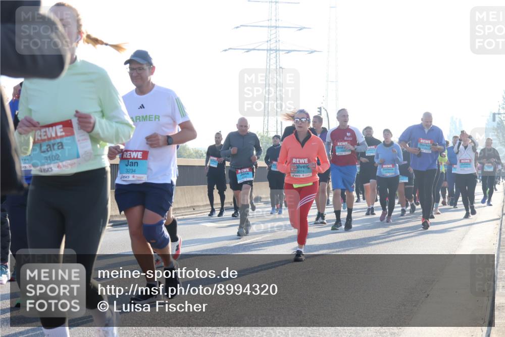 03.10.2025 - Köhlbrandbrückenlauf Luisa Fischer http://msf.ph/oto/8994320 03.10.2025 10:23:38 Position 3 181, 3102, 3234, 3074 meine-sportfotos.de