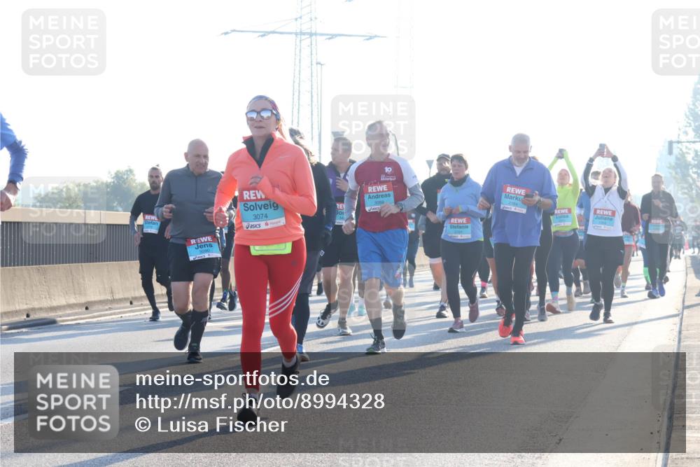 03.10.2025 - Köhlbrandbrückenlauf Luisa Fischer http://msf.ph/oto/8994328 03.10.2025 10:23:39 Position 3 10, 3074, 3090, 2184 meine-sportfotos.de